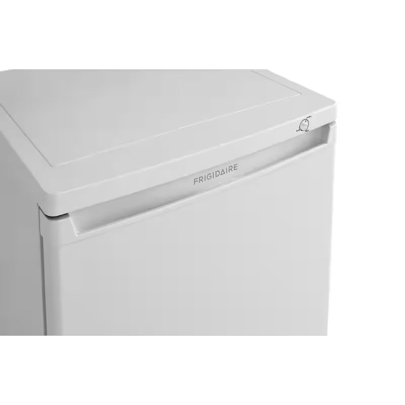 6 cu. Ft. Upright Freezer F773506