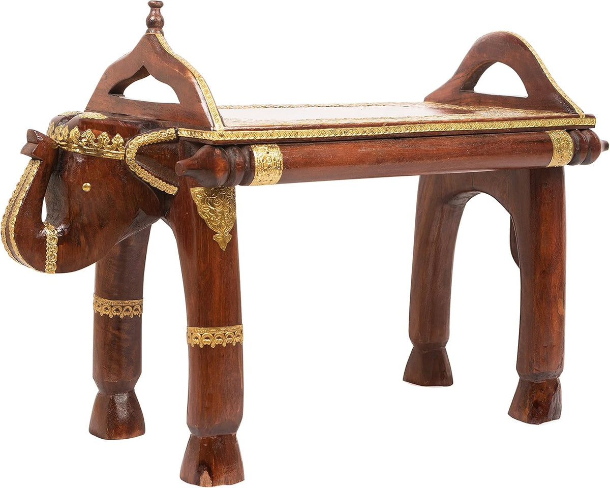 Hand Carved Wooden Coffee Table with Drawer I622