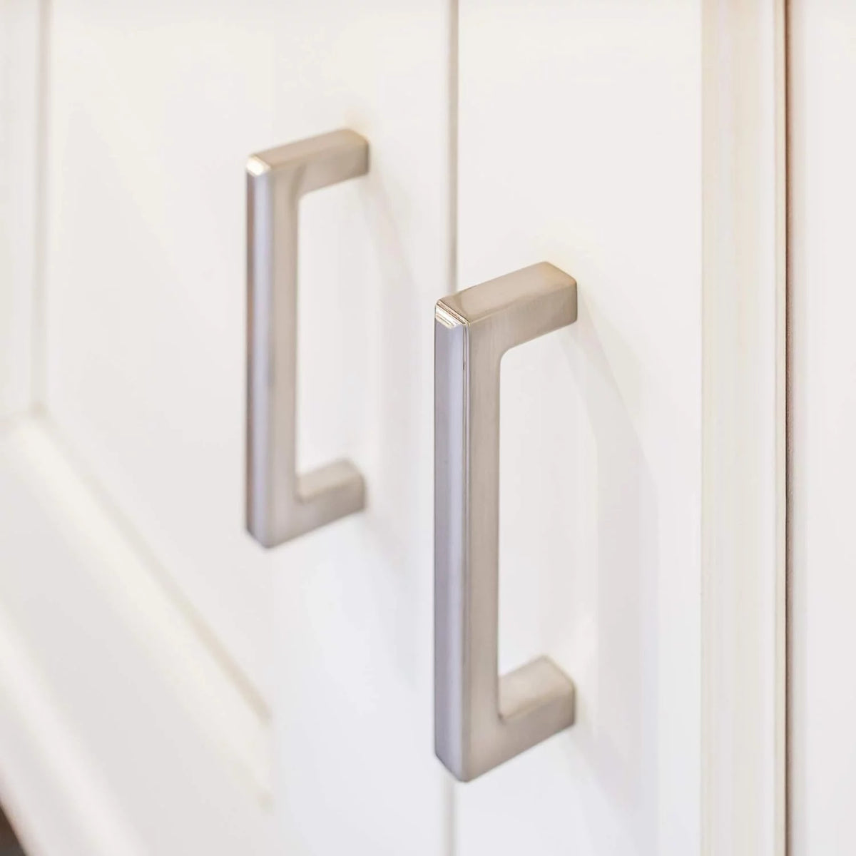 Umbrio 18" Length Bar Handle Kitchen Cabinet Hardware G10461
