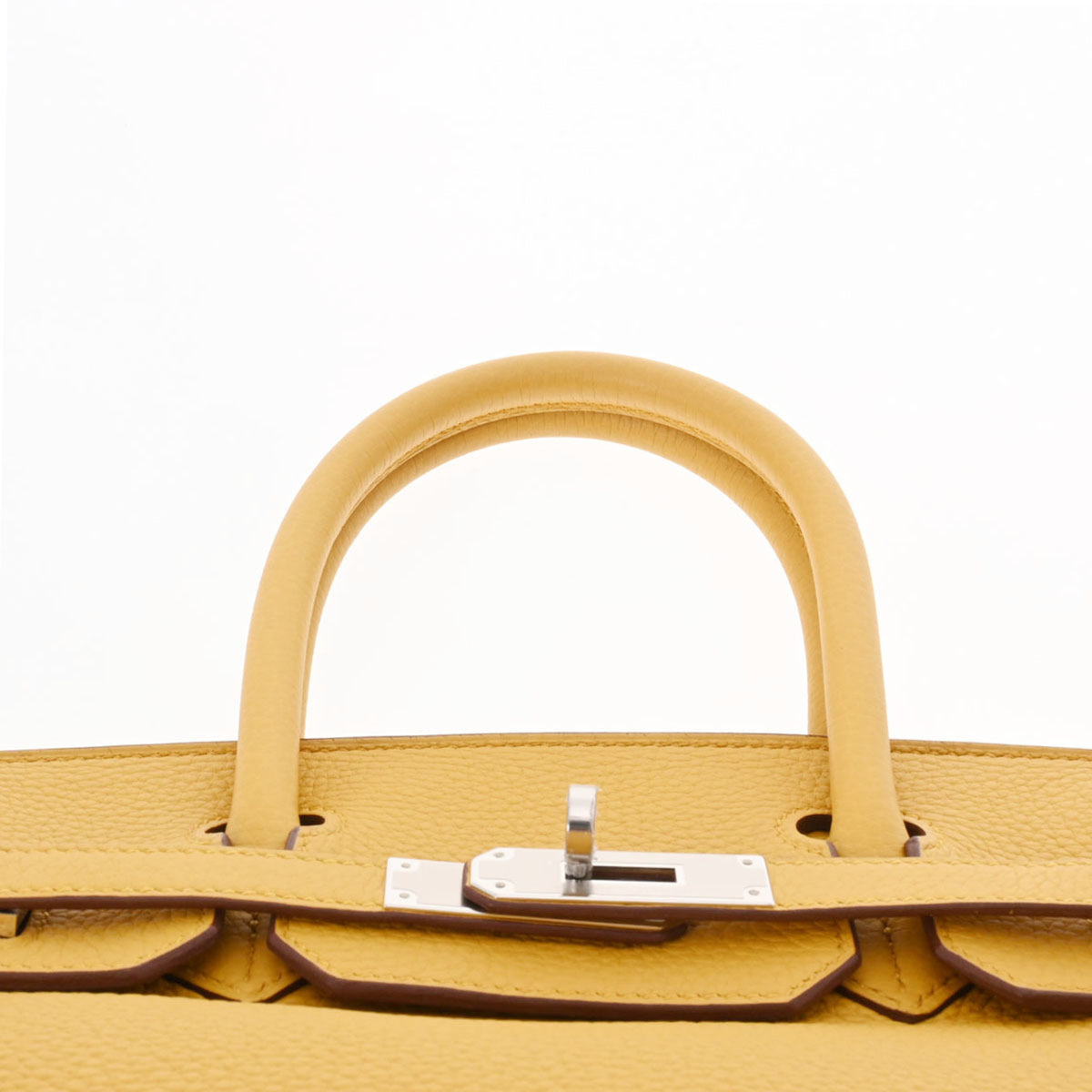 Pre-Owned Taurillon Clemence Handbag O81978