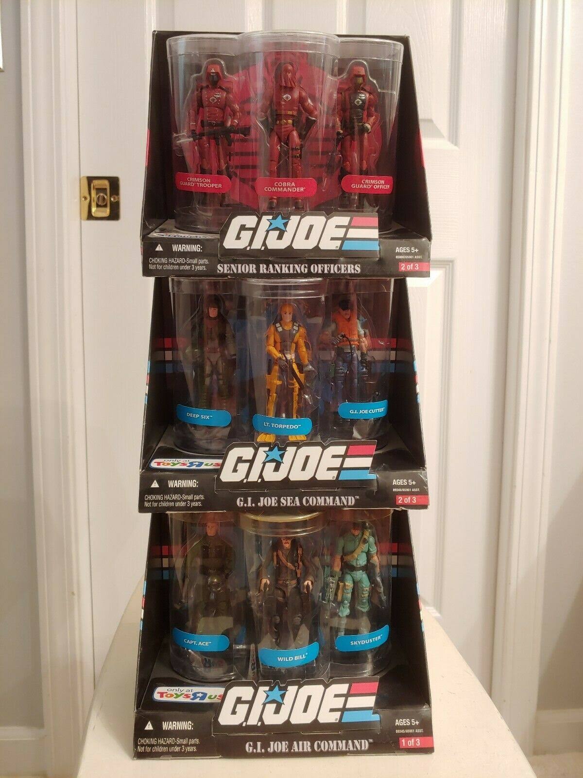 Boxed Set of 3 Action Figures O9607