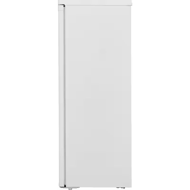 6 cu. Ft. Upright Freezer F773506