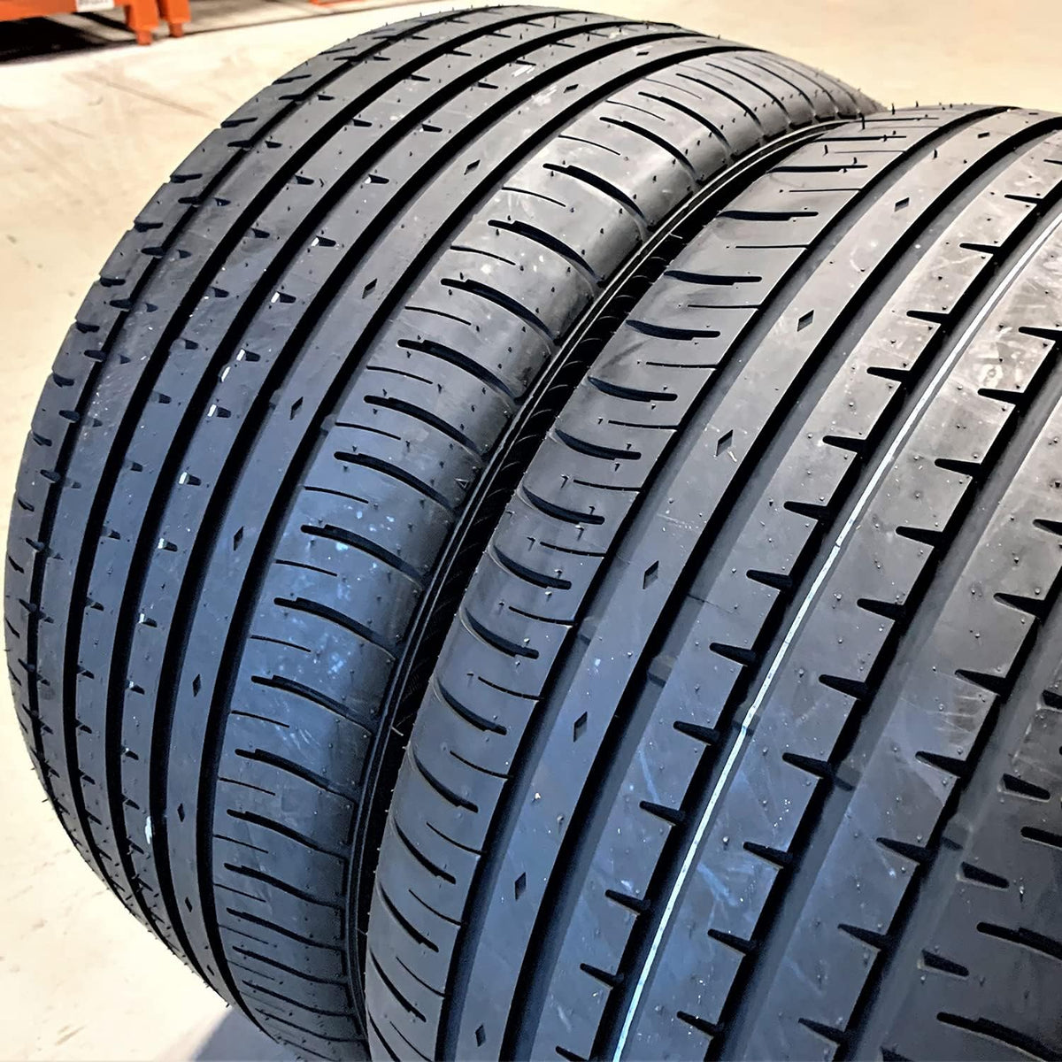 Set of 2 All-Season High Performance Radial Tires 275/40R18 103Y XL BSW S527635