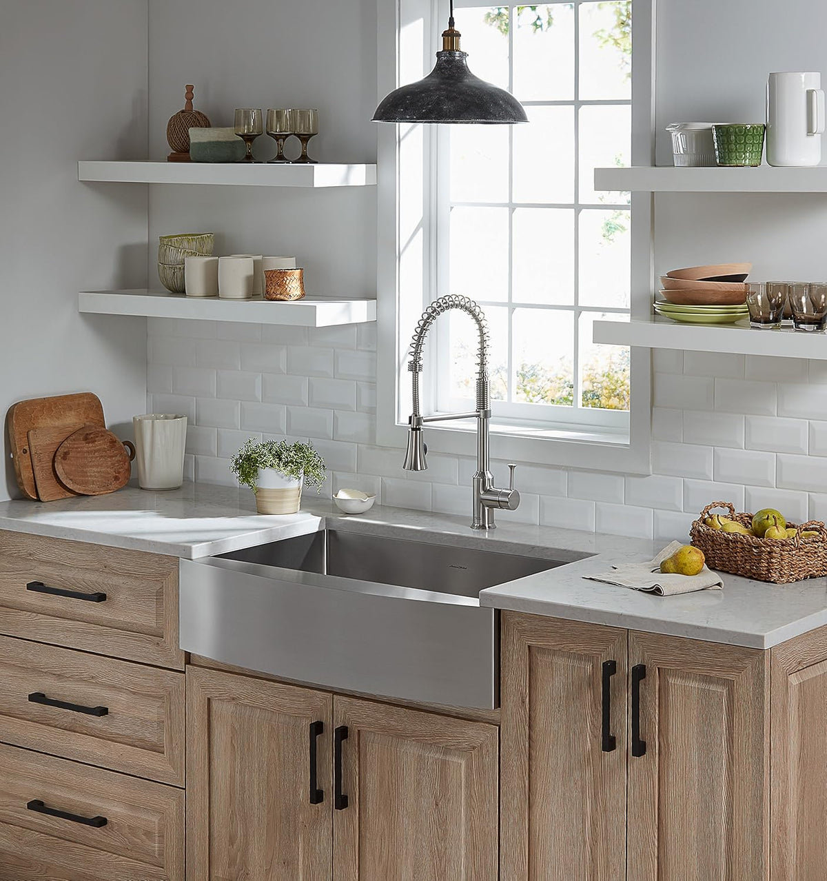 33X22-Inch Stainless Steel Apron Sink with Grid and Drain Y5187