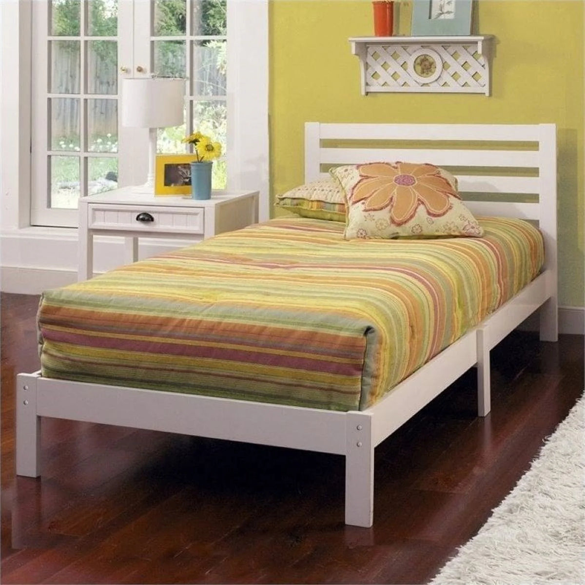 White Twin Platform Bed E783324