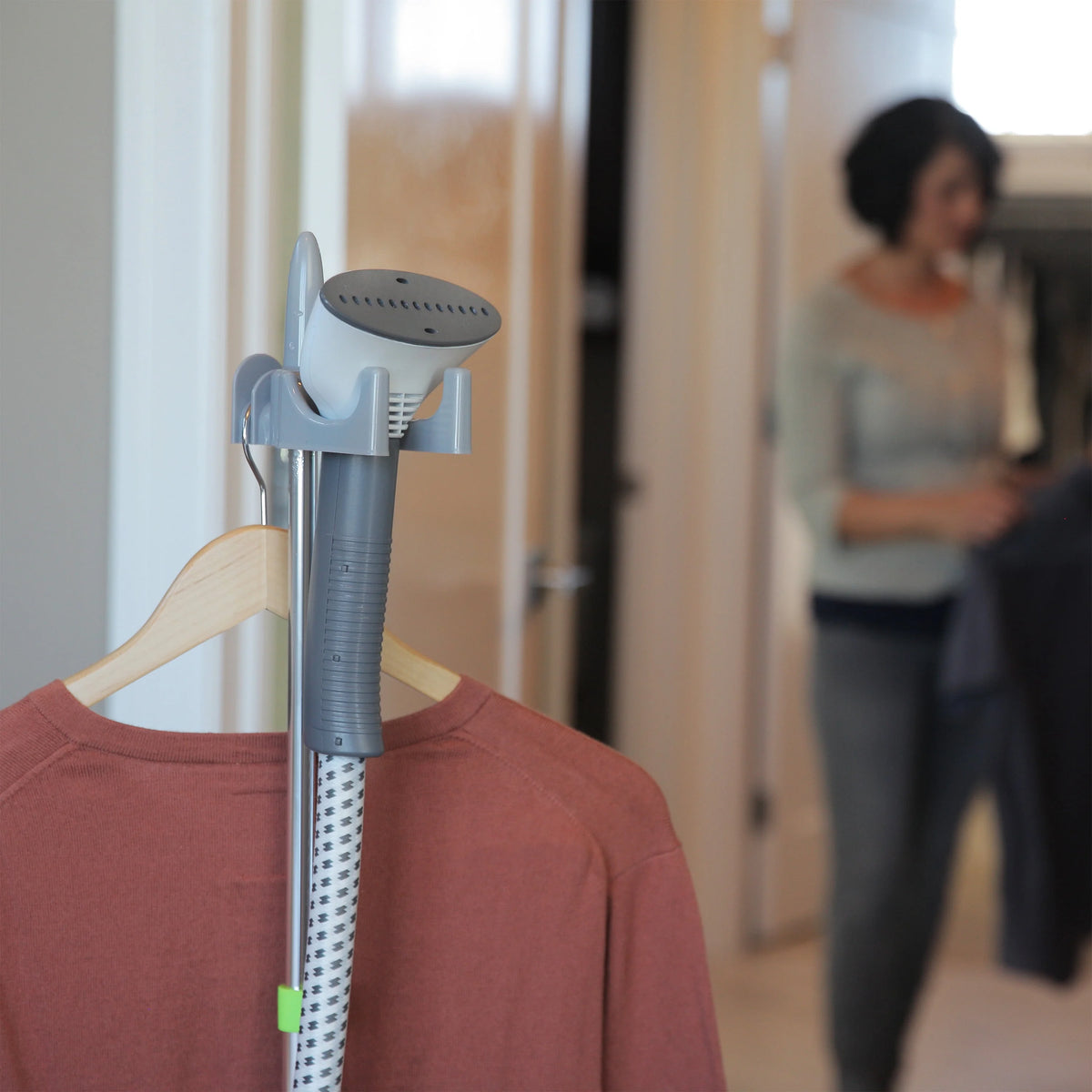 White Full-Size Fabric Steamer B7792
