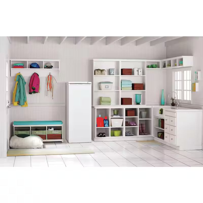 6 cu. Ft. Upright Freezer F773506