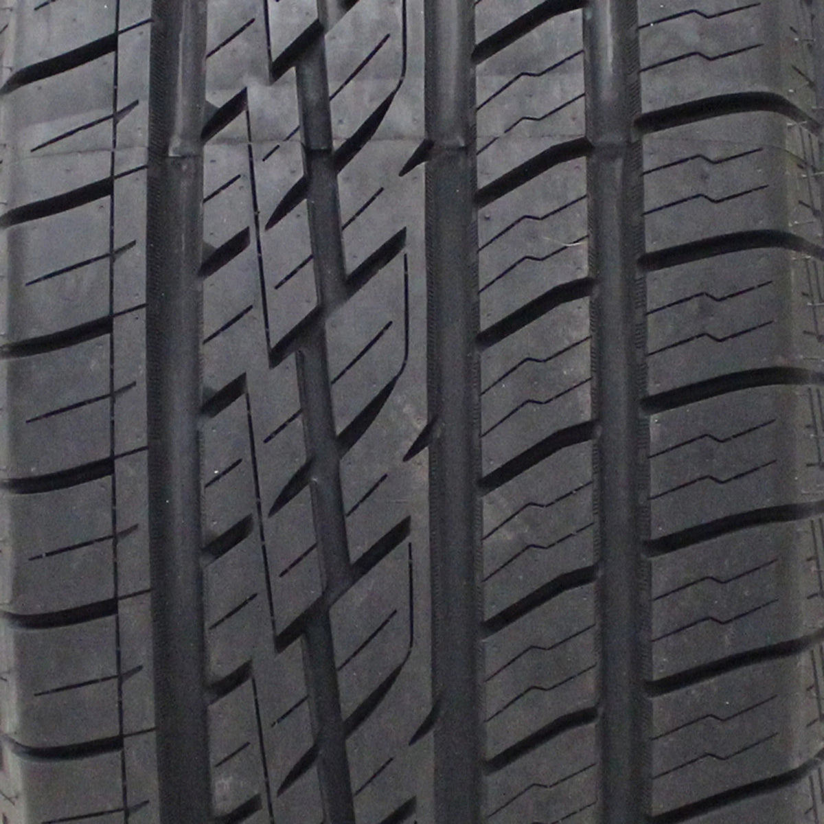 All Season 255/65R17 114T XL Light Truck Tire V47022