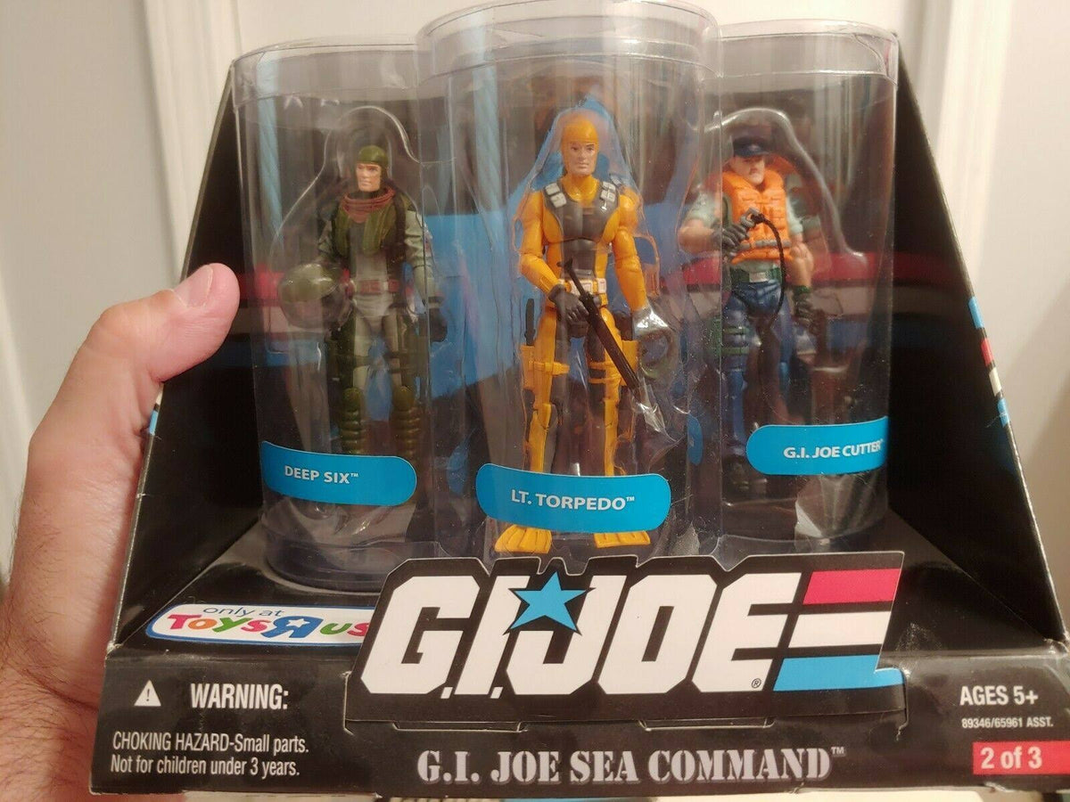 Boxed Set of 3 Action Figures O9607