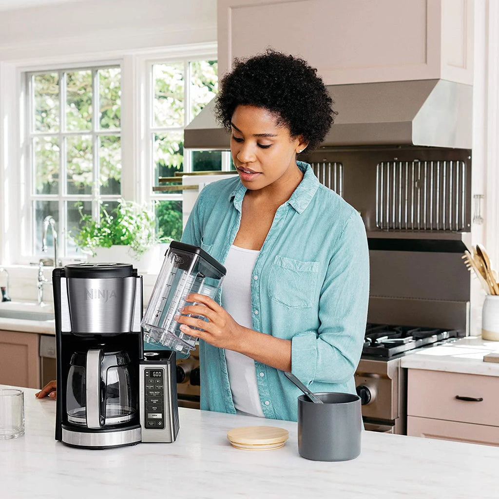 Programmable Coffee Maker with 12 Cup Glass Carafe O69886