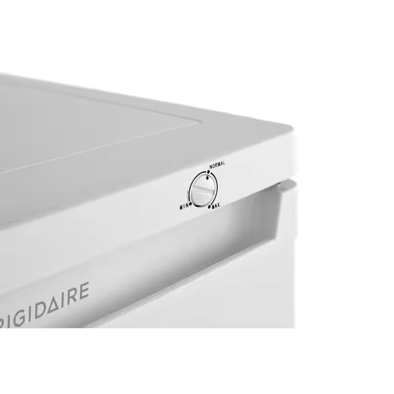 6 cu. Ft. Upright Freezer F773506