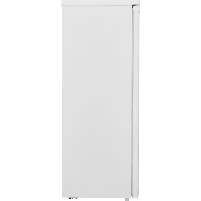 6 cu. Ft. Upright Freezer F773506